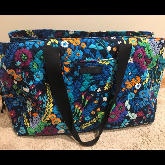 Vera Bradley Handbags - Listing price is final great bag! 😊